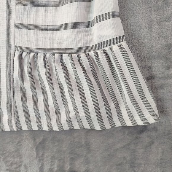 Roz & Ali Womens Sleeveless Tunic Top M White‎ Gray Striped Pintuck Peplum Hem - Picture 5 of 10